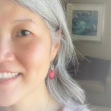 Orecchini a scaglie di maglia di maglia Wellesley College