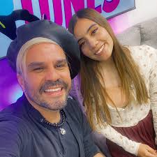 Hace algunos meses me fijé el objetivo de fotografiar a @taylorswift , una  meta ambiciosa pero alcanzable. Con esfuerzo y perseverancia, mi cámara y  yo hemos tenido la oportunidad de capturar a