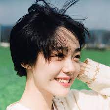 Tousle and go for a messy beachy look if you want to dress down, or pair with jewelry and style with products for a more put together look. A Girl Short Hair Home Facebook