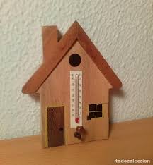 A la hora de las casas prefabricadas de madera son las más ecológicas tanto por su aislamiento térmico se trate de tu hogar o de tu segunda residencia, tienes una casa de madera esperando que presumas de ella. Termometro Madera En Forma De Casita Comprar Articulos De Segunda Mano De Hogar Y Decoracion En Todocoleccion 69305789
