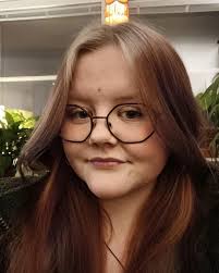 Assistent presentation 1/5: Iris Rindehed, träblås🎷. Iris har varit med på  varje SvBS läger, men nu blir det första gång som assistent! En rolig  detalj: Visste ni att Iris kan göra en