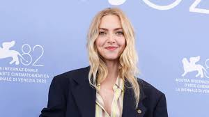 Amanda Seyfried: From Small-Town Roots to Hollywood Stardom – Net Worth,  Ethnicity, Movies & TV Shows, Husband and Children