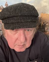 I have been carefully looking at the many wonderful photographs of Mexican  solados