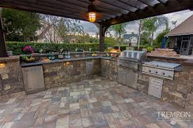 outdoor kitchen patio