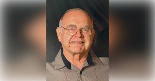 Leslie Edens's Instagram, Twitter & Facebook