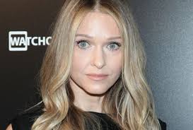 Była Miss Polonia, Joanna Gapińska (Yoanna Kulas) jest milionerką. Na czym  się dorobiła i dlaczego jest łączona ze szturmem zwolenników Trumpa na  Kapitol?