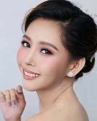 Makeup to enhance not to transform Thai Bridal makeup Makeup Demo for MDA  airbrush makeup by yours truly Hair by: Maria Glenn Assisted: Maria Abud  Prado Portrait: Best Wishes Photography Benedict Sicat