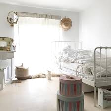 Ich Liebe Laenas Kleines Reich Mit Ihrer Hochebene Und Dem Stauraum Unterm Bett Nun Uberlege Ich Hin Und Her Ob Ich In Ihrem Neuen Zimmer Wieder So Ein Pod