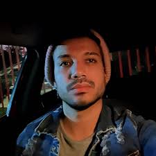 Roro es un personaje, nadie en la vida real hace eso, es contenido y ya  está, es simplemente una narrativa chistosa». -Juan Guarnizo hablando sobre  Roro Bueno, la TikToker que se volvió