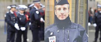 L'auteur présumé des tirs est en fuite. Le Pere De L Assassin De Xavier Jugele Policier Tue Sur Les Champs Elysees En Garde A Vue Le Point