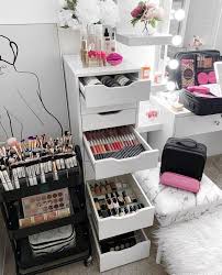 pin de laura jacke en schminke en 2020 cuartos maquillaje