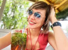 Así ha cambiado Lara Miguel, Sara en la serie 'Compañeros'