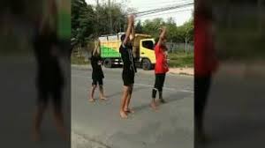 Maybe you would like to learn more about one of these? Chord Kawan Sejalan Masnurul