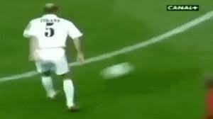 Various scenes with funny football gifs. Vs David Beckham Zidane Zinedine Soccer Inspiration Soccer Football Tricks
