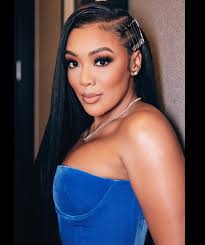 Giving you everything but the blues baby🫐💙 📸: @joshua_dwain Hair:  @therealjanelsmith MUA: @colordujour Styling: @itssherribomb Styling Asst:  @stinadior Fit: @alexperryofficial Shoes: @alexandrevauthier . . Houston  show was LIVE!! Love you ...