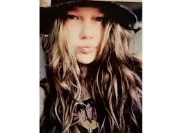 Maxine Lloyd's Instagram, Twitter & Facebook