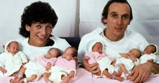 Ich freu mich für die eltern. Sie Erwarten Zwillinge Da Sieht Der Unglaubige Arzt Genauer Hin