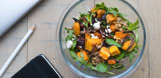 L'insalata di farro e lenticchie è un primo piatto a base di cereali e legumi con verdure. Gennaio Detox Insalata Con Patata Americana Lenticchie E Feta Sonia Nel Paese Delle Stoviglie