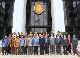 Tugas pelaksanaan diatur dalam pasal 20 yang berbunyi bahwa putusan pengadilan tingkat. Mahkamah Agung Republik Indonesia