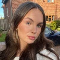 Holly Oakley's Instagram, Twitter & Facebook