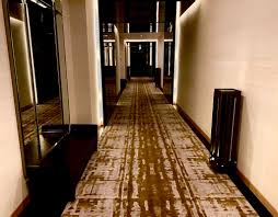 フォーシーズンズ丸の内東京宿泊記（デラックスプレミアルーム）〜都会から隠れるために都会に隠れる