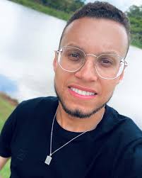 Cristian Lima's Instagram, Twitter & Facebook