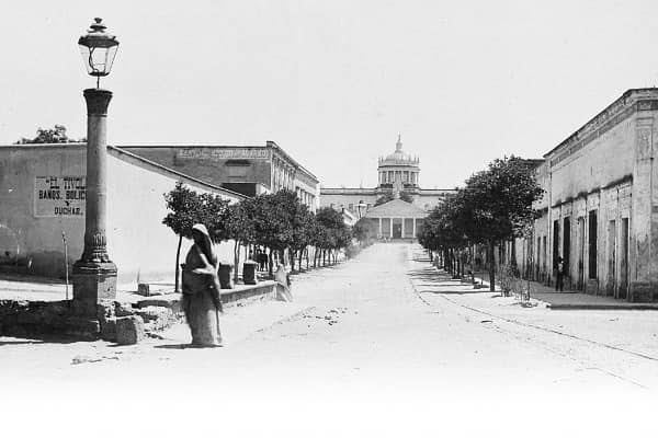 Plaza Tapatía , en su inauguración en 1982...