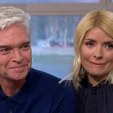 Phillip schofield comes out as gay. Phillip Schofield Breaks Down In Tears During Tribute To Holly Willoughby Manchester Evening News