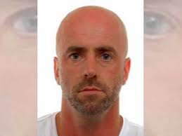 Een zwarte rugzak, gevuld met jachtmunitie, medicijnen en proviand. Klopjacht Op Jurgen Conings Veiligheidsdiensten Trekken Opmerkelijke Conclusie Redactie24