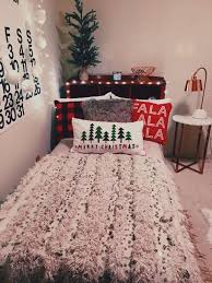 Vsco bedroom decor is inspired by the vsco app aesthetic, it's a relaxed and cozy room with natural elements and lots of pictures. Vsco Sofiaagiordano Holiday Room Christmas Room Decor Holiday Room Decor