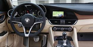 Il marchio alfa romeo, a 110 anni dalla fondazione, rinnova il proprio mito con un ritorno alle origini, facendo risorgere una delle leggende dell'automobilismo e una pietra miliare della. Neue Schon Gefahren Alfa Romeo Giulia Alles Auto