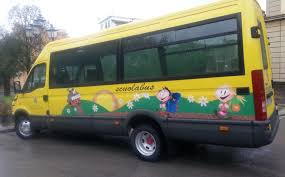 Tragedia Sfiorata Bimbo Dimenticato Nello Scuolabus Sotto Il Sole