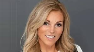 Claudia Thompson's Instagram, Twitter & Facebook