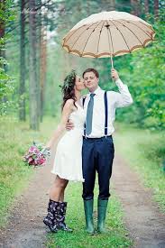 Wedding Wednesday It S Like Rain On Your Wedding Day Rainy Wedding Rain Wedding Country Style Wedding Dresses
