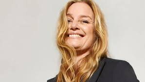 Abigail blir den 11 i familien som gifter seg i denne brudekjolen