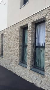 Stonepanel Sylvestre Panneau En Pierre Granit Claire Et Homogene De Finition Rusti Parement Pierre Exterieur Revetement Mural Exterieur Facade Maison Moderne