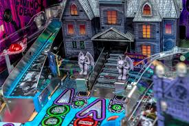 pin von pinball universe auf elvira s house of horrors von stern pinball flipper flipperautomat komodien