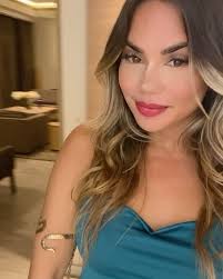 Fish out of the water 🧜🏽‍♀️ @rwbimini