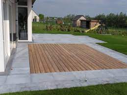 Guide de pose pour les dalles pour terrasse sur lit de sable en pierre naturelle. Comment Poser Terrasse Bois Sur Gazon Devis Gratuit Pour Terrasse En Bois Bois Facile