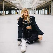 Fire choreo from my brothers. Delaney Glazer Dancer Bio Wiki Age Boyfriend Height Weight Net Worth Career Facts Starsgab