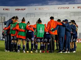 Universidad de chile recibe en el estadio nacional julio martínez a la universidad católica en una nueva edición del clásico universitario por la cuarta fecha de la 2da. Gpr G 34uh2r8m