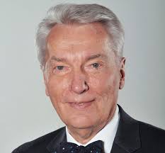 e-A hazafisag nem a hollettol fugg_0830_Layout 1