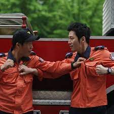 flu運命の36時間 2013 日本語吹替え版 11 6 21 00 11 26 16 50 チャンネルneco 放送時間パパと被ってるし しかも吹替 ジグ カッコいいんだよね ちょいジチョルっぽい 感染症の恐怖を描いたパンデミック アクション ジグ パパ 救急隊員