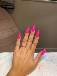 Pink acrylic nails will help you to become the queen of a party. Pin By Lydia 12 On Pretty Nails And Feet Magenta Nails Neon Pink Nails Pink Acrylic Nails