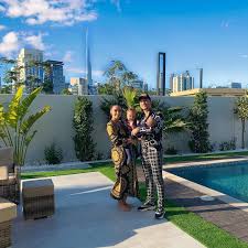 Iam Billionaire Chanteurs Celebres Tele Realite Mariage De Jazz