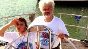 Questa scarsità è compensata dalla profusione di travel blog, magazine dedicati e mille altri siti in cui ormai si possono trovare informazioni aggiornate e dritte di ogni tipo che unə turista lgbtq+ può trovare online (un esempio molto stiloso è il portale. Turisti Per Caso Sbarca In Liguria Patrizio Roversi E Syusy Blady Tornano A Bordo Dell Adriatica Mondoviaggiblog