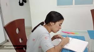 yo te ayudo con la tarea y que me das a cambio? - XNXX.COM