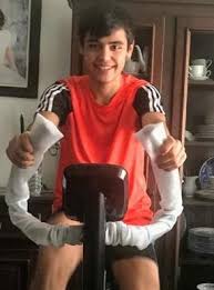 1,861 likes · 25 talking about this. Diego Diaz Titi Deseo Volver A Jugar Al Futbol Y Ver A Mis Companeros En Los Terrenos De Juego Campanario Hoy