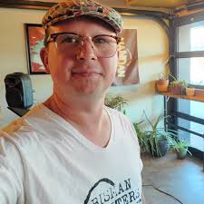 It's time for another @nodakianstudios Pop-Up, this time with a twist!  What's cool about is if you buy any wine, 10% of the sales goes to the  Guild!