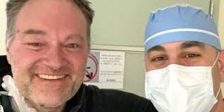 Al borde de la muerte, un tratamiento experimental lo salvó: el impactante  relato de un médico de urgencias que sobrevivió al Covid-19